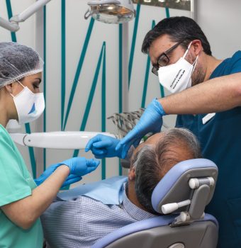 imagen de Implantes dentales Clínica Dental en Ciudad Real Anaya & Robles 3
